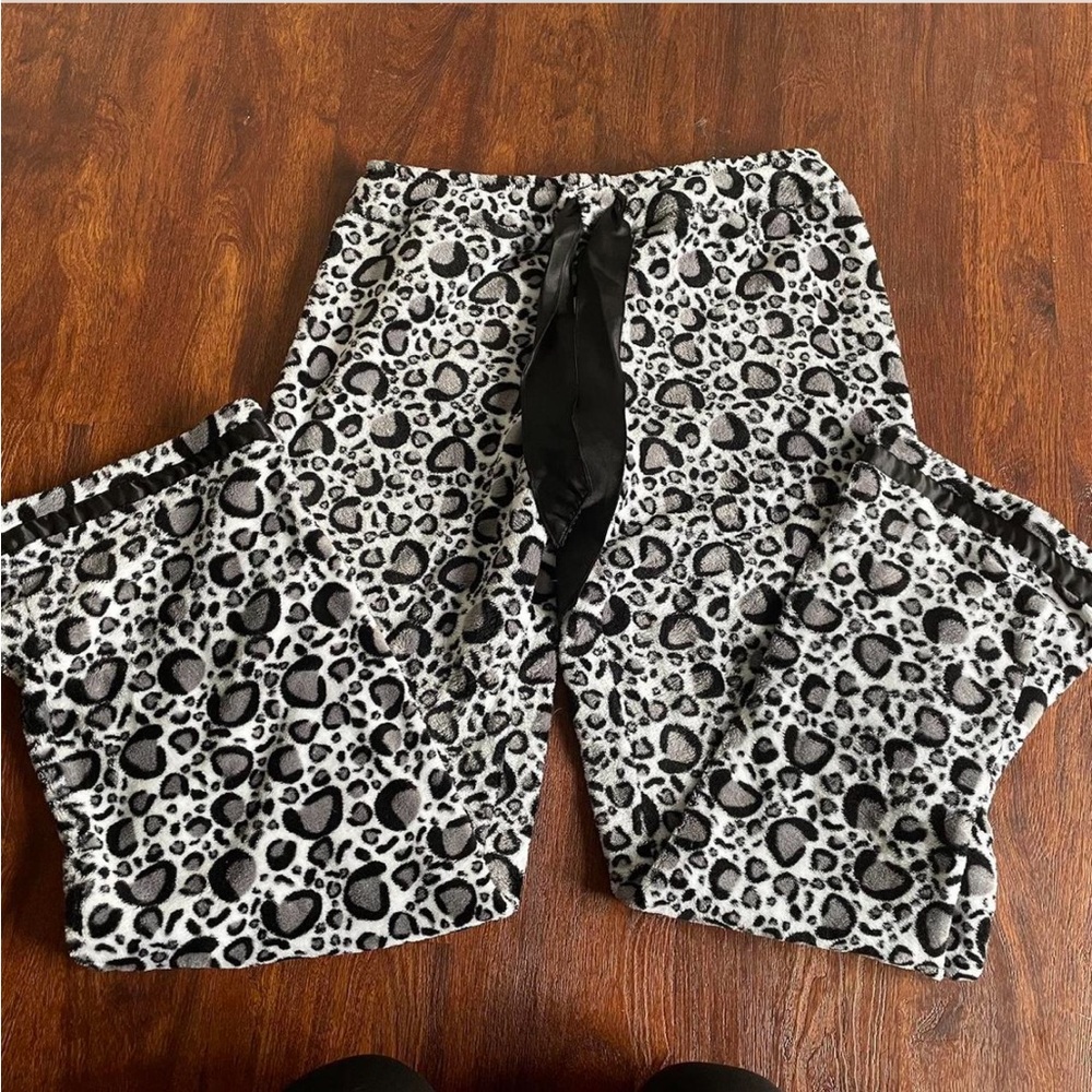 Y2K leopard print fluffy pjs